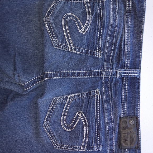 Silver Jeans. "Tuesday Baby Boot" Size 29/33. - Picture 5 of 8